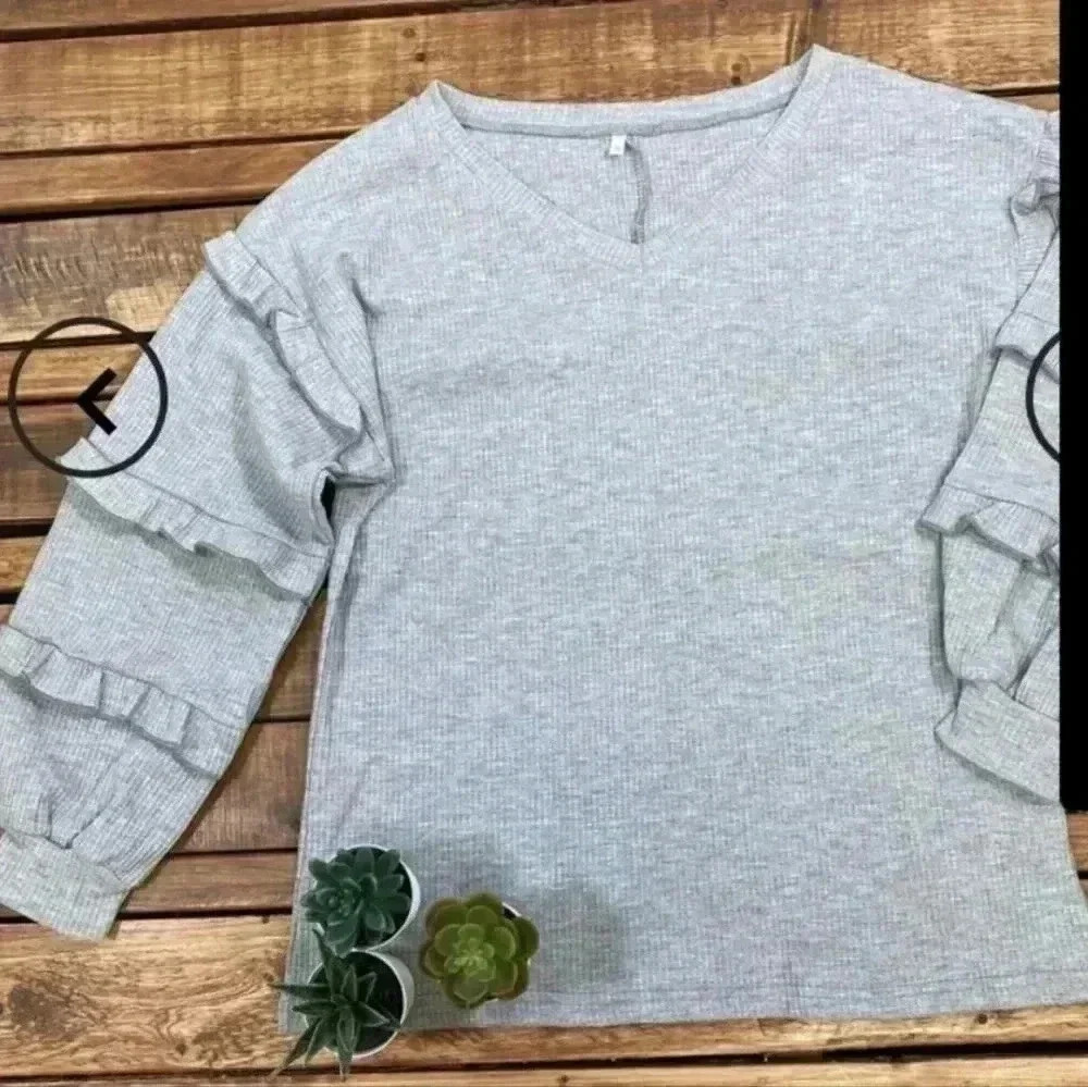 V NECK TOP LATERN SLEEVE WAFFLE